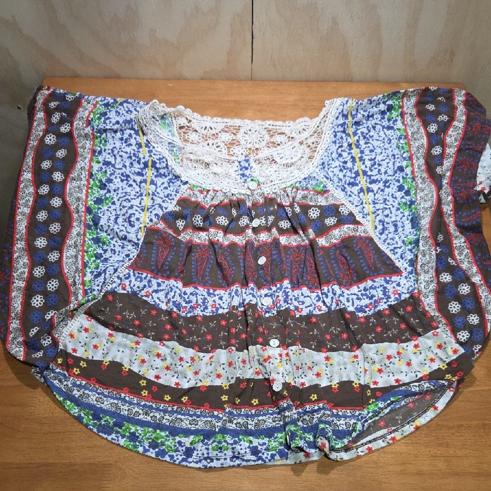 Floral Patchwork Crop Top‎ with Lace Detail